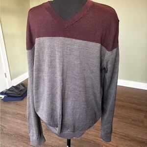 Banana Republic merino wool Men's Burgundy and Gray Sweater